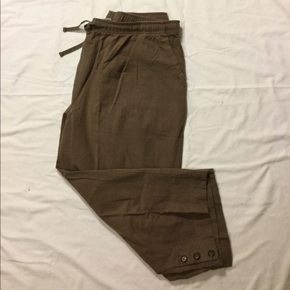 Cathy Daniels Button-Hem Pull On Capris